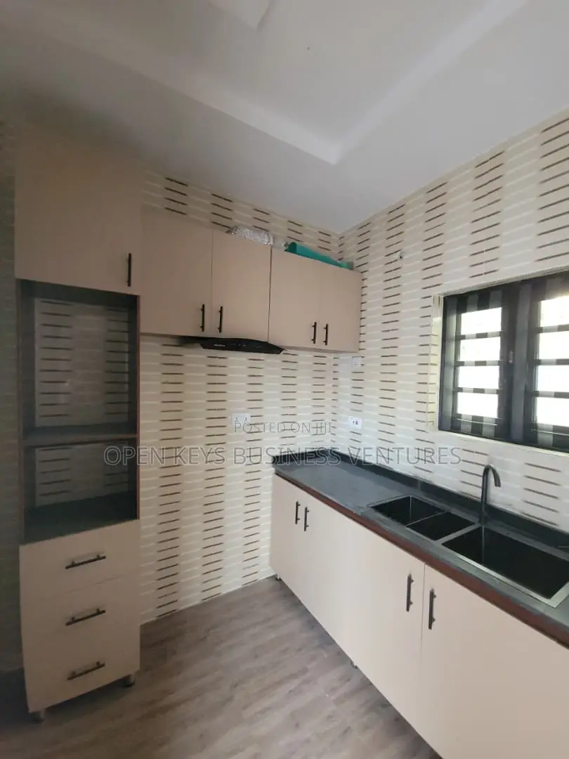Furnished 3bdrm Duplex in Kolapo Ishola Gra, Akobo for rent in Akobo