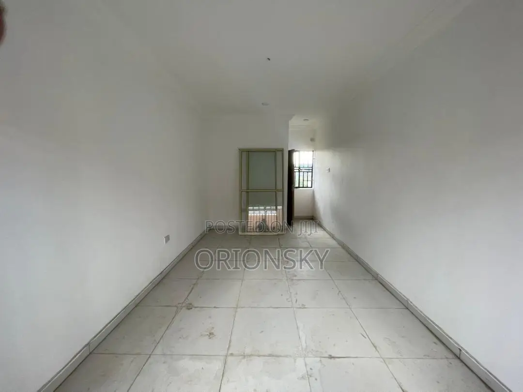 5bdrm Duplex in Omole Phase 1 for sale in Omole Phase 1