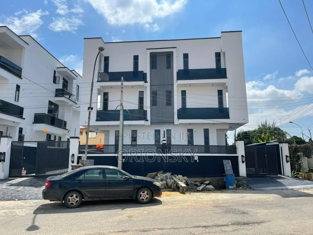 4bdrm Duplex in Omole Phase 1 for sale in Omole Phase 1