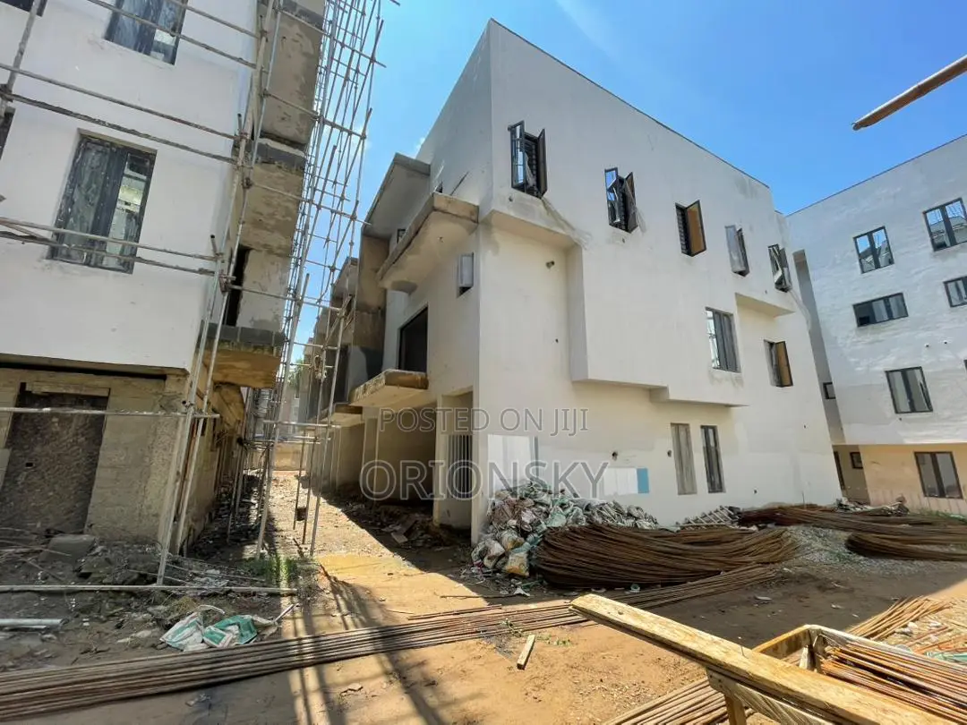 4bdrm Duplex in Adeniyi Jones for sale in Adeniyi Jones