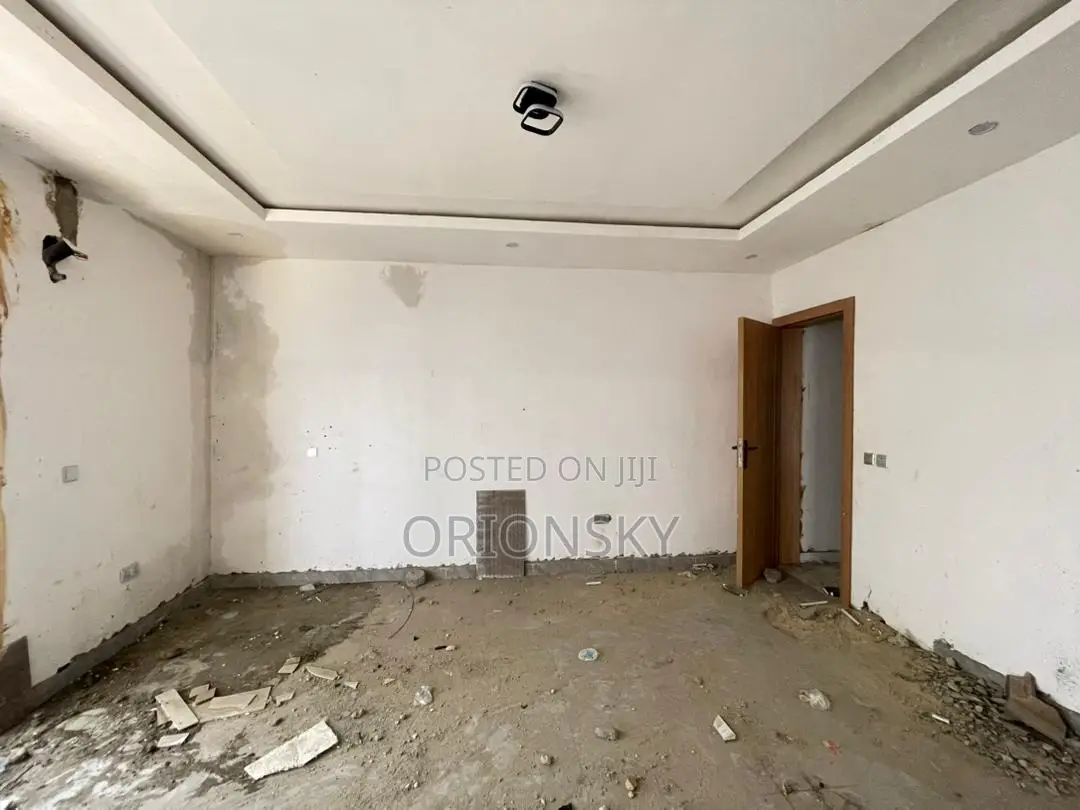 4bdrm Duplex in Adeniyi Jones for sale in Adeniyi Jones