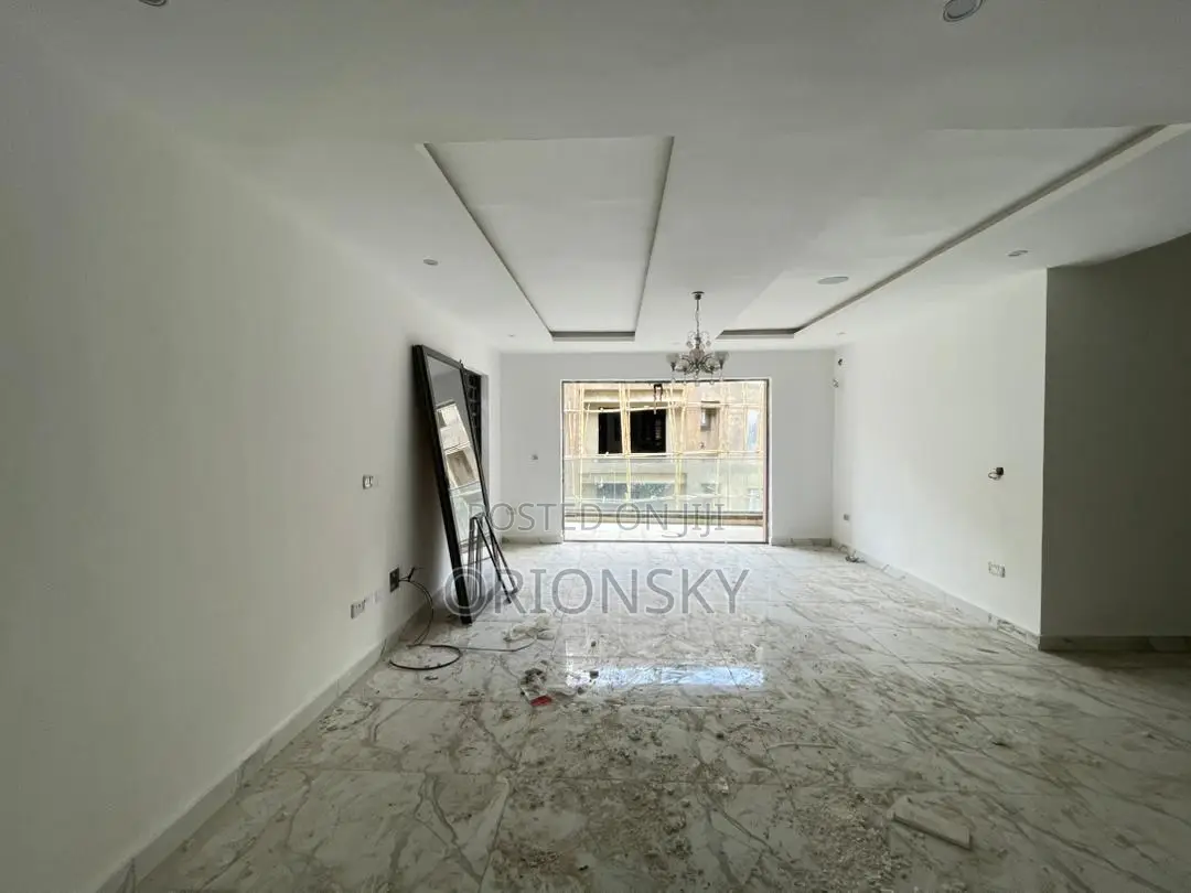 4bdrm Maisonette in Adeniyi Jones for sale in Adeniyi Jones
