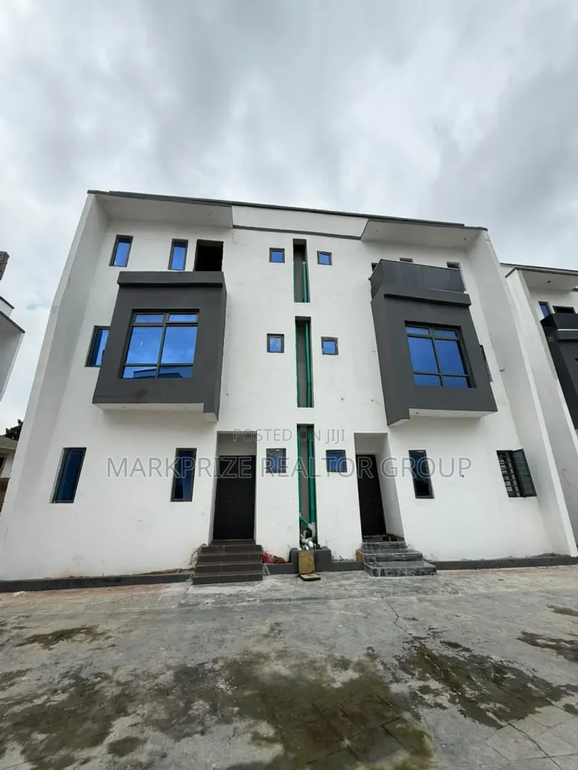 4bdrm Duplex in Opebi Ikeja Lagos for sale in Opebi