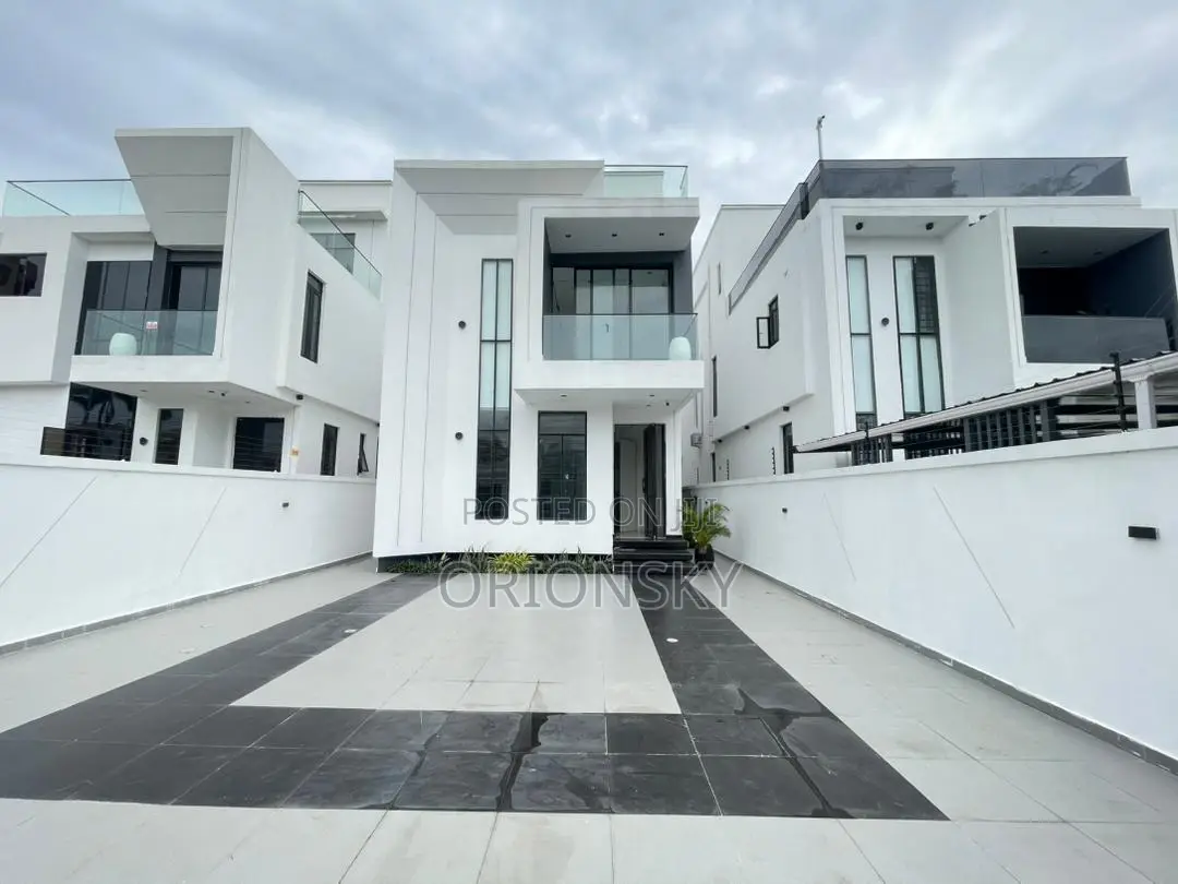 5bdrm Duplex in Lekki Phase 1 for sale in Lekki Phase 1