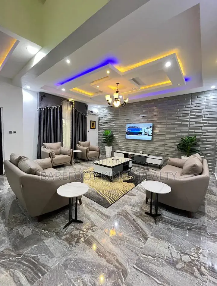 2Bedroom Luxury Apartment in Awoyaya