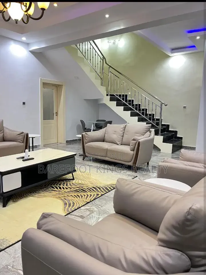 2Bedroom Luxury Apartment in Awoyaya