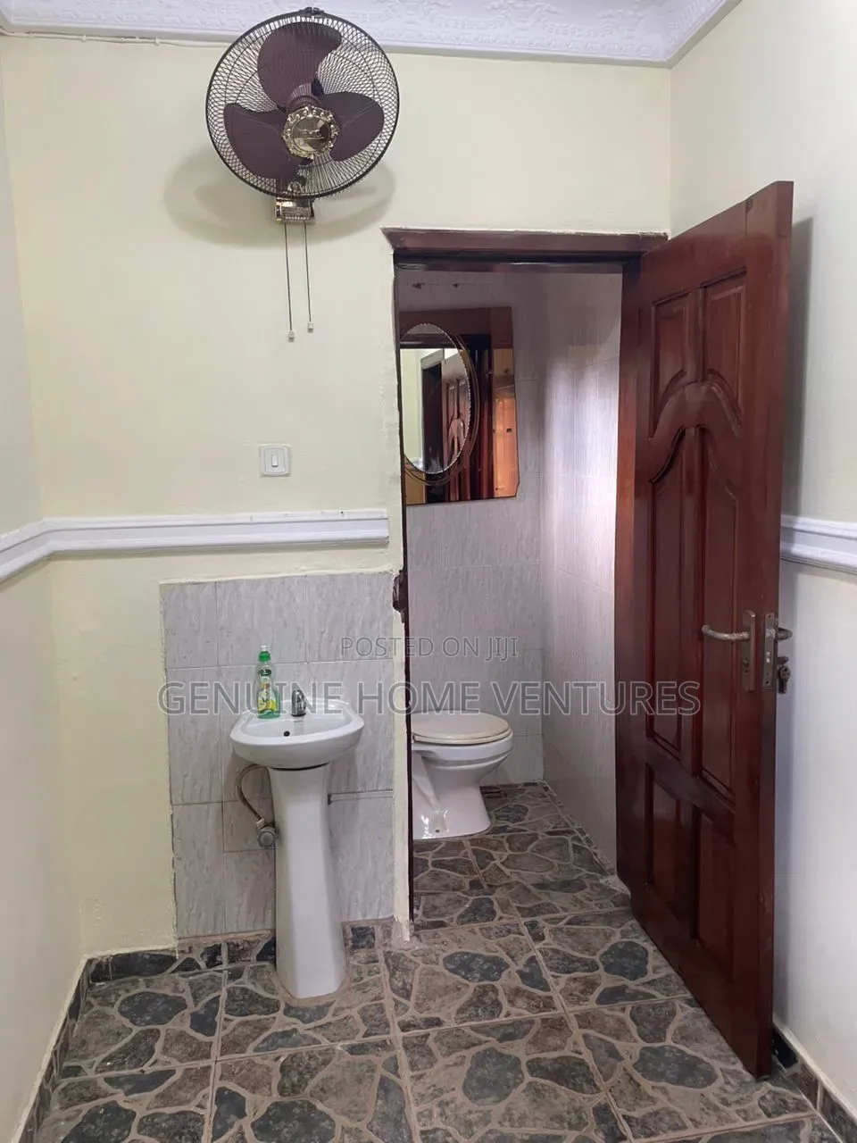2bdrm Apartment in Low Cost, Ikorodu Garage for rent in Ikorodu Garage
