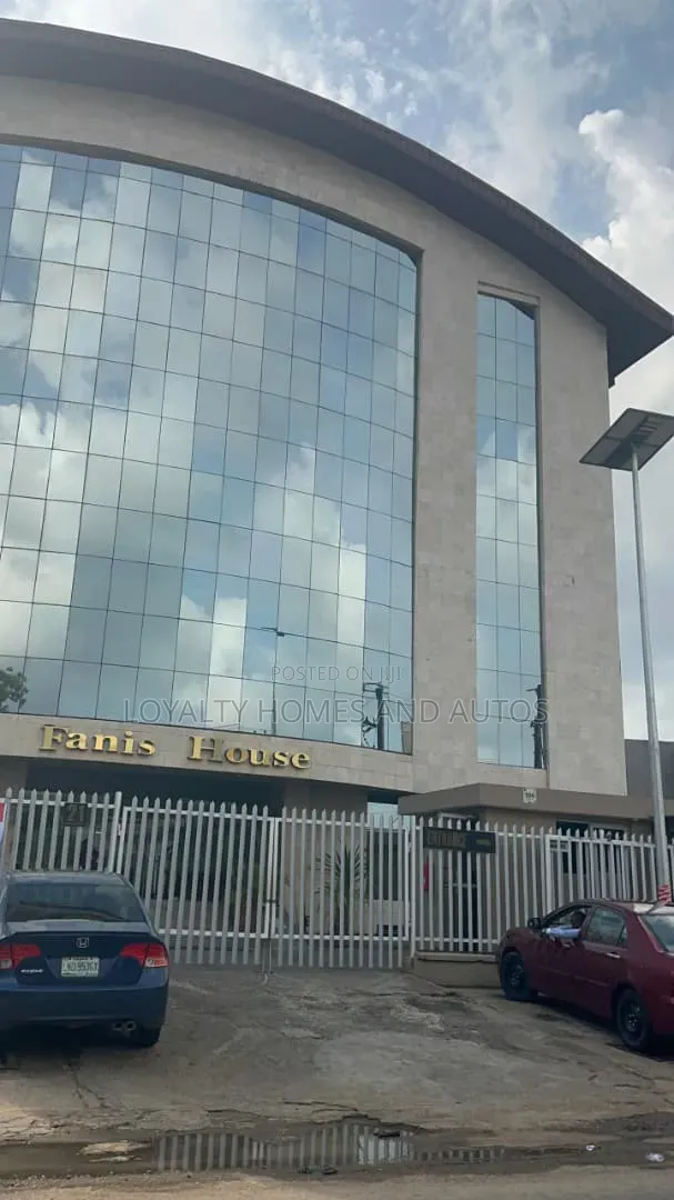 Office Space in Adeniyi Jones