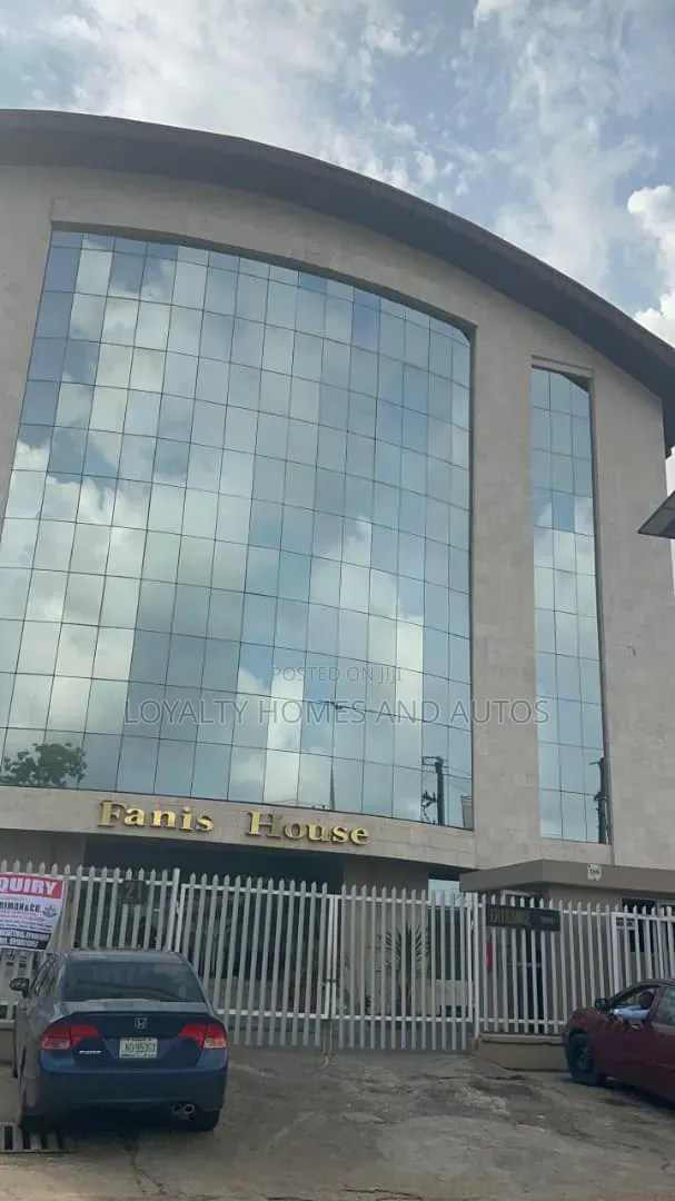 Office Space in Adeniyi Jones