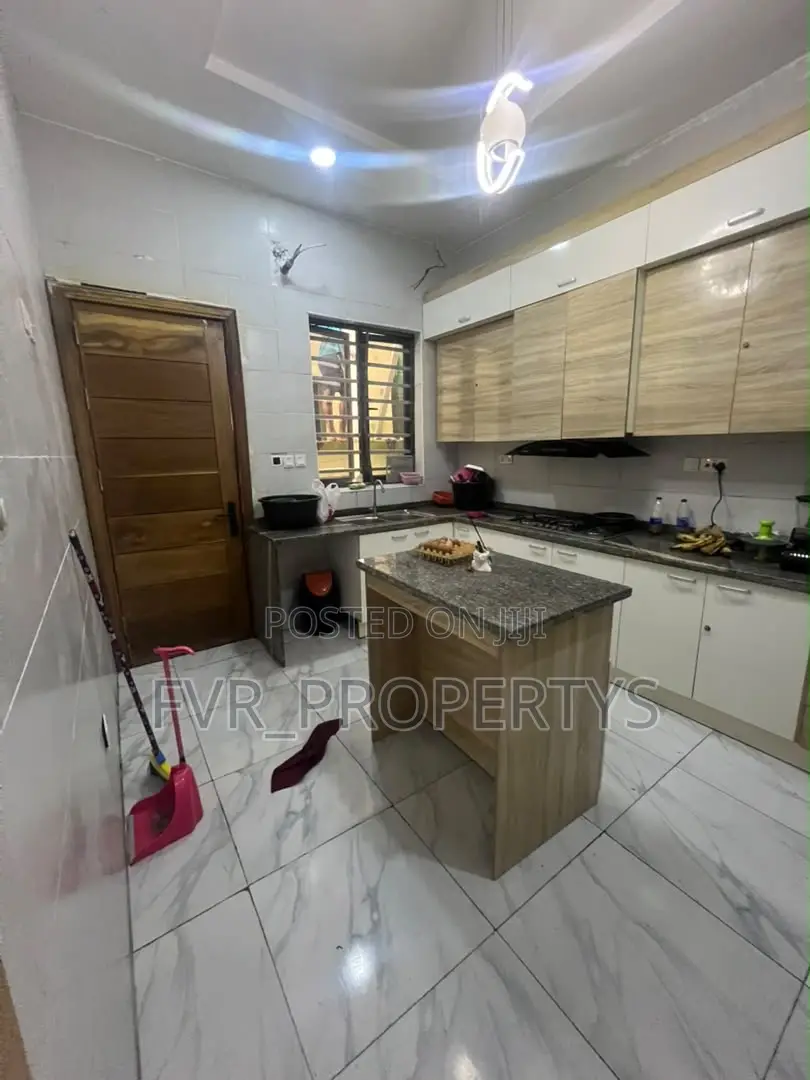 1bdrm Shared Apartment in Oral Extension, Ikota for rent in Ikota