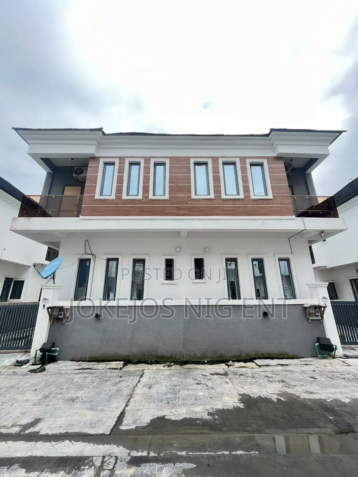 4bdrm Duplex in Harris Drive Vgc, Off Lekki-Epe Expressway for sale in Off Lekki-Epe Expressway