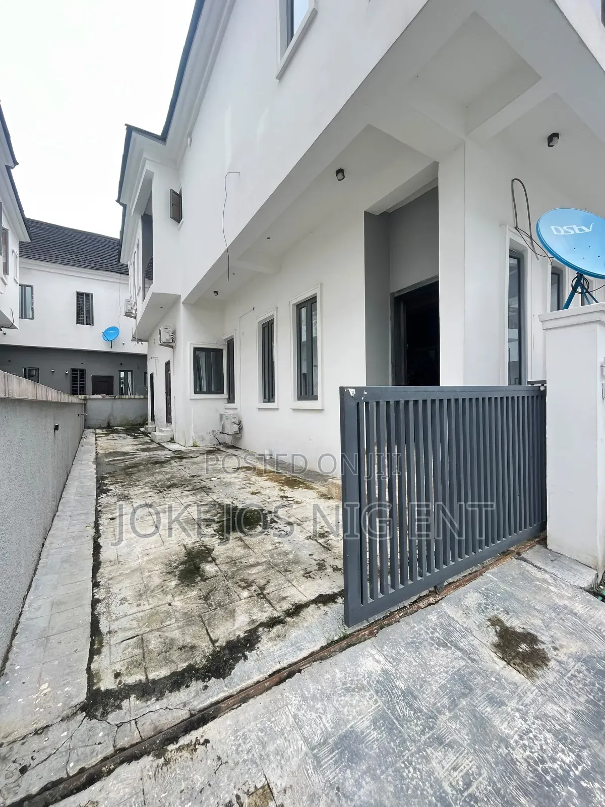 4bdrm Duplex in Harris Drive Vgc, Off Lekki-Epe Expressway for sale in Off Lekki-Epe Expressway