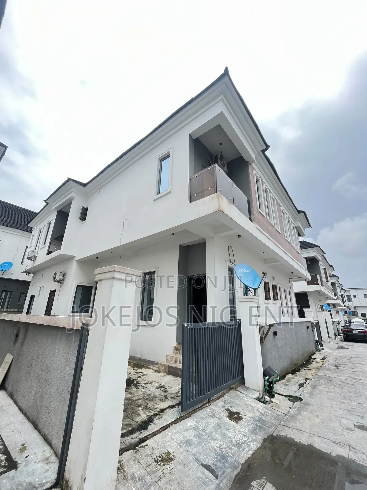 4bdrm Duplex in Harris Drive Vgc, Off Lekki-Epe Expressway for sale in Off Lekki-Epe Expressway