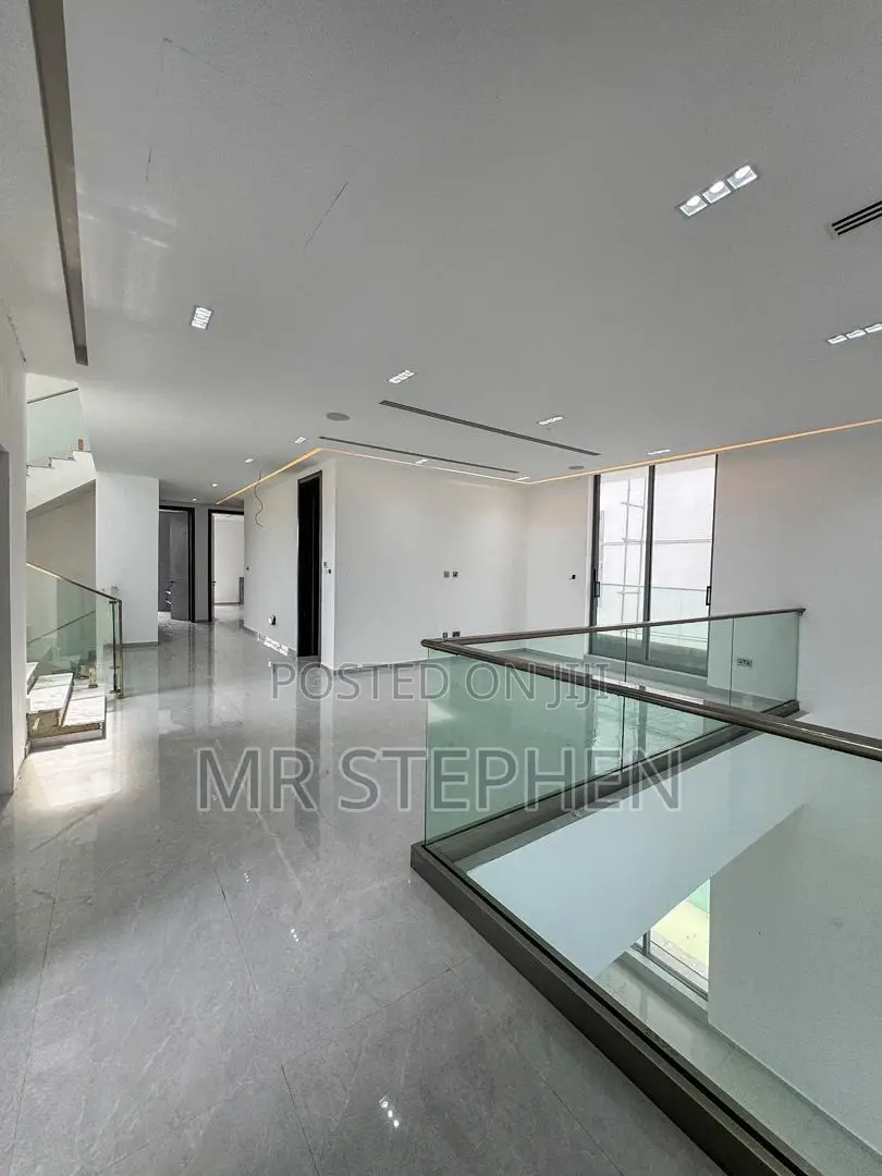 5bdrm Duplex in Banana Island for sale in Banana Island