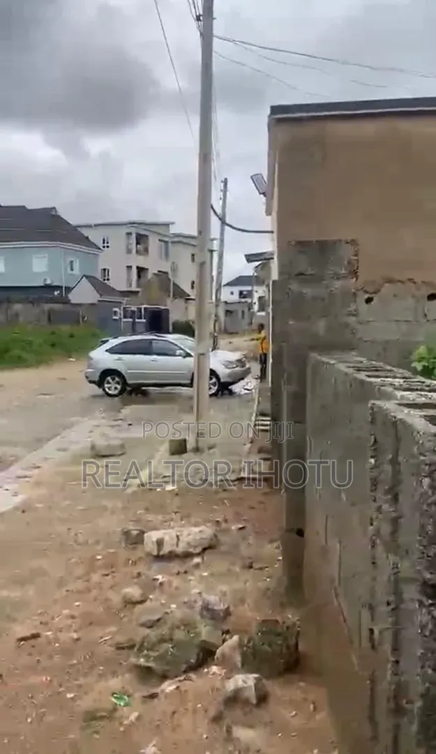 600sqm, Residential, FCDA RofO, Tarred Road in Kubwa