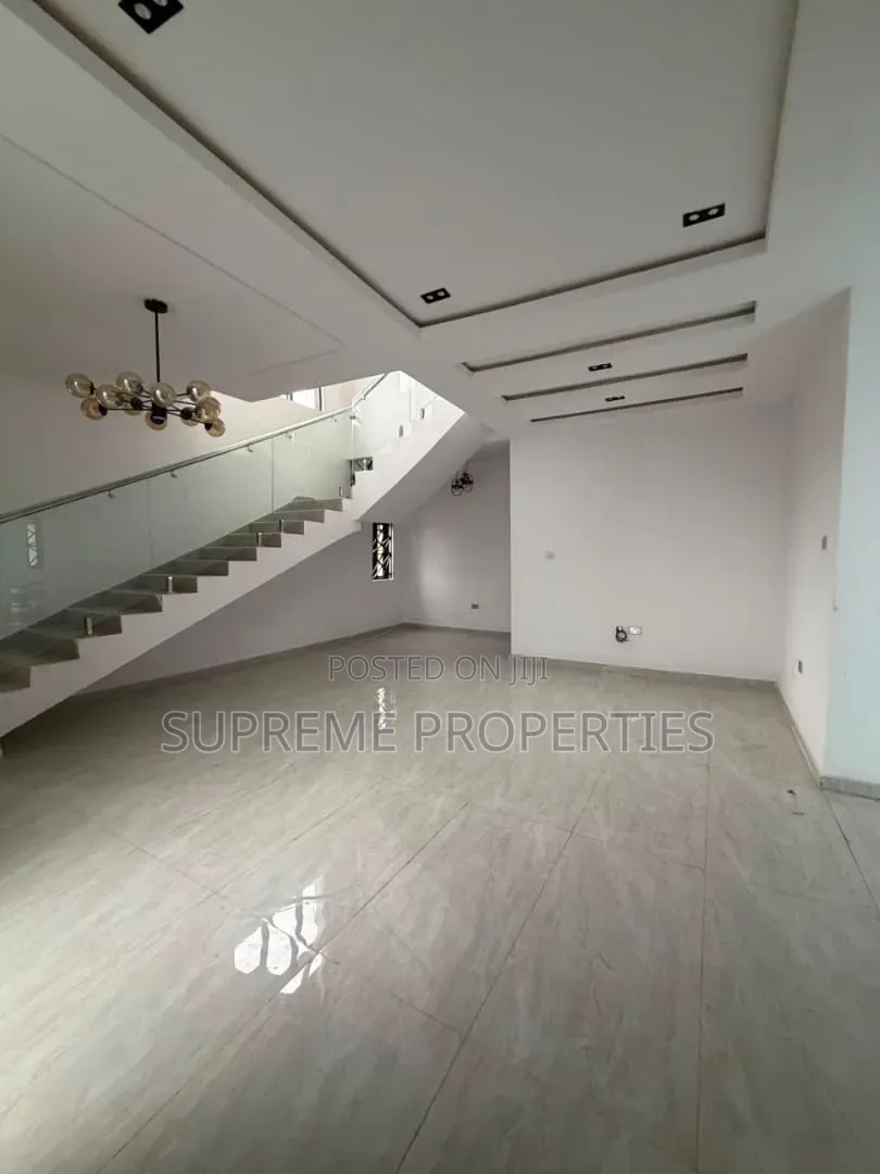 5bdrm Duplex in Alalubosa G.R.A, Ibadan for rent in Ibadan