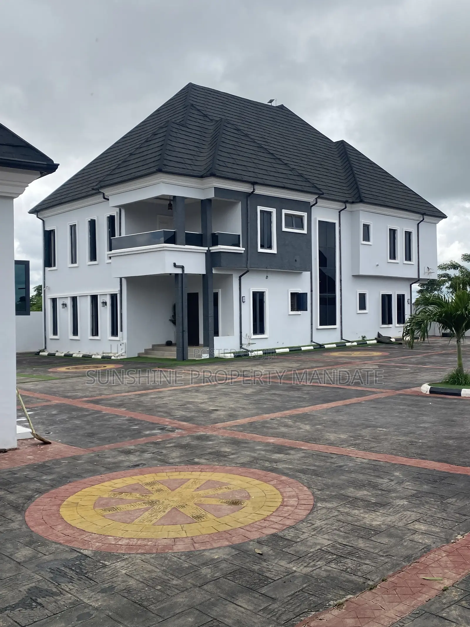 4bdrm Duplex in Alagbaka Akure for sale in Akure