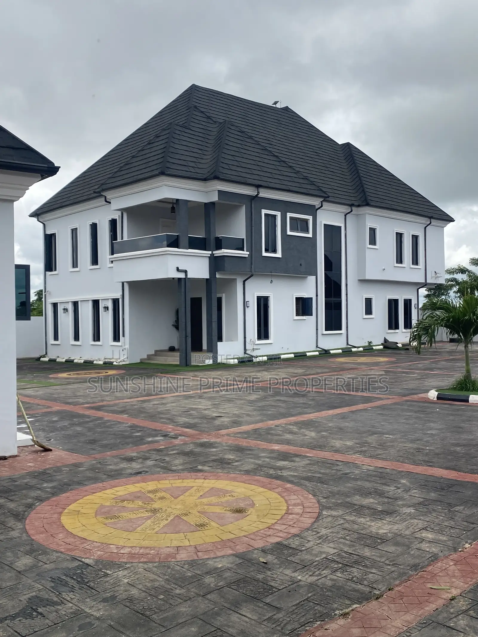 4bdrm Duplex in Alagbaka Akure for sale in Akure
