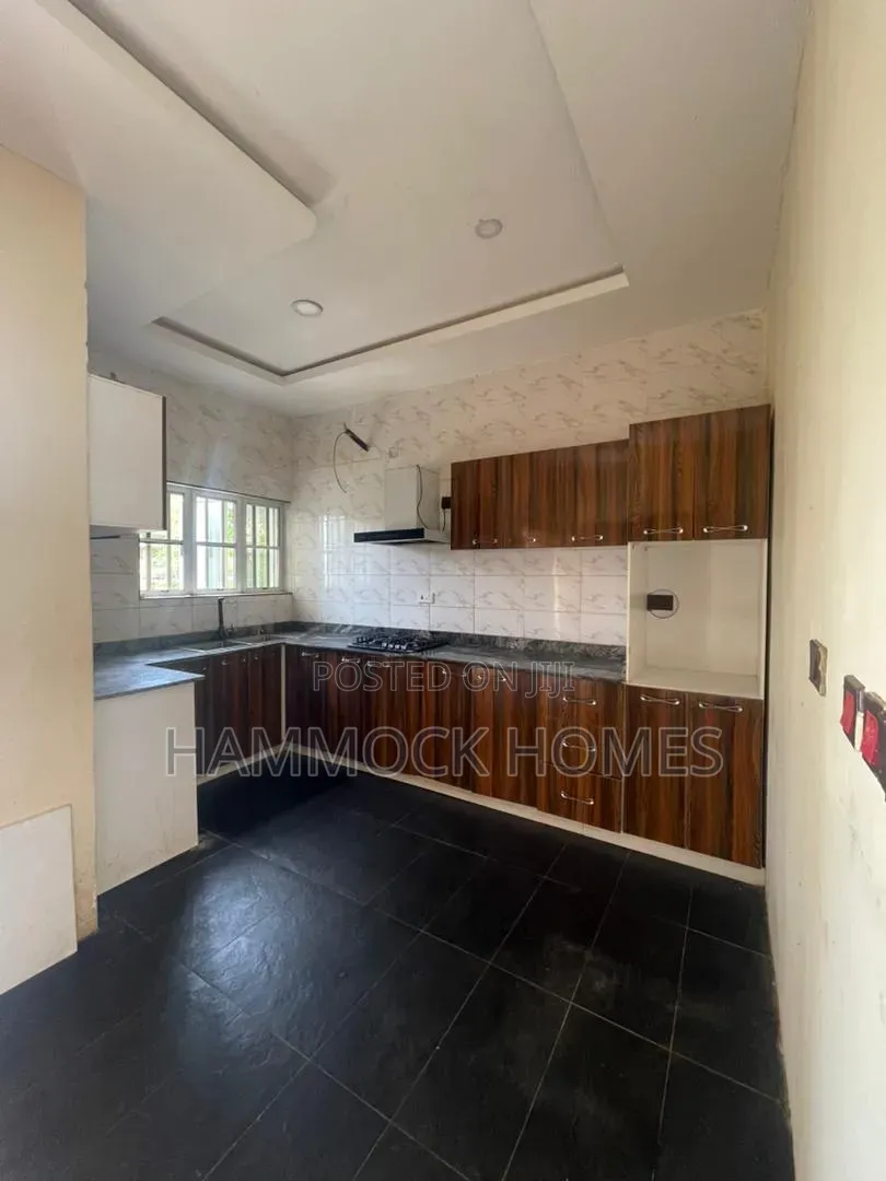 4bdrm Duplex in Carlton Gate Estate, Akobo for rent in Akobo