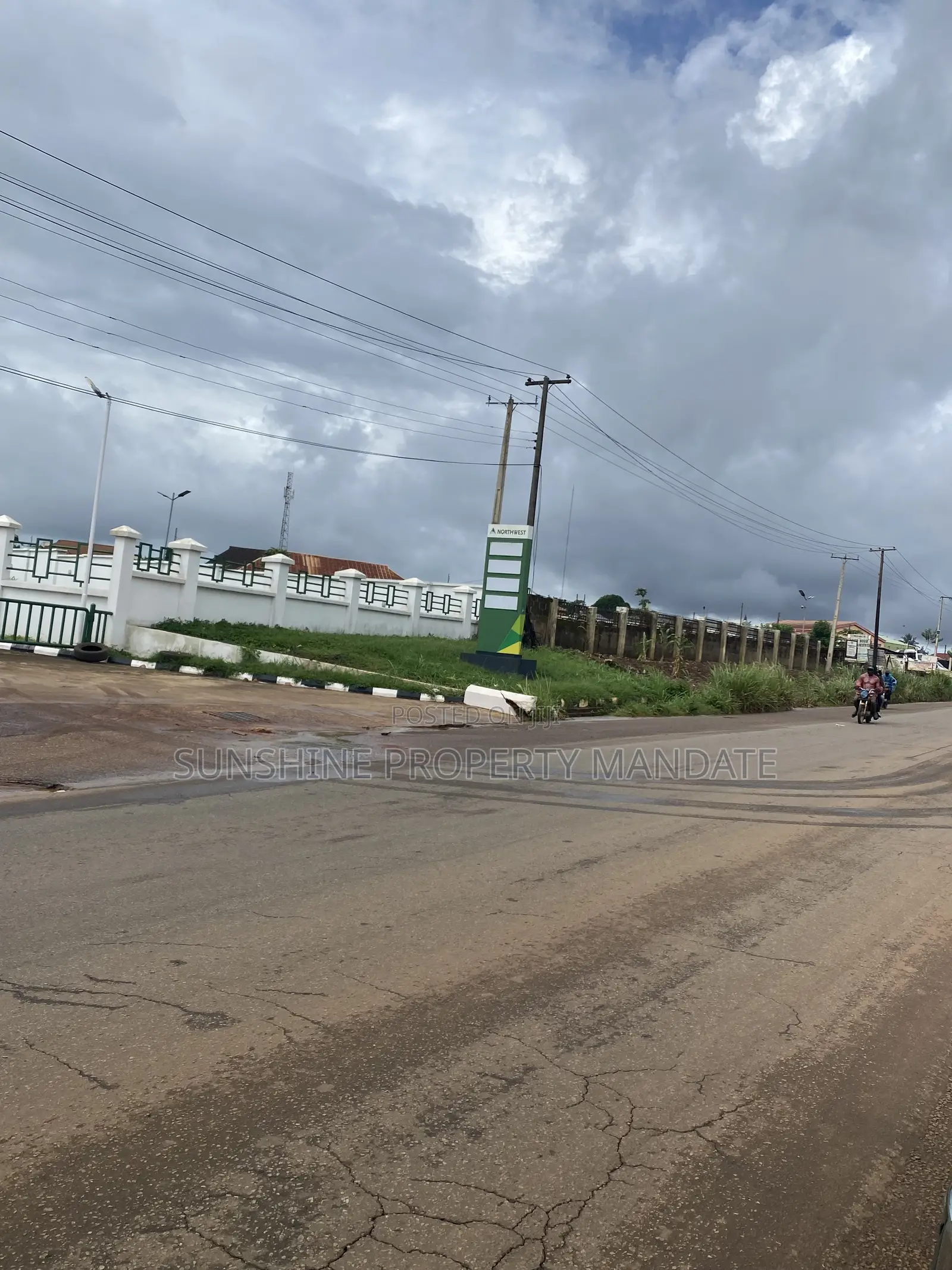 *HOT SALE * *(9plots) Facing Dual Carriage Road With Full Fence,gate in Akure