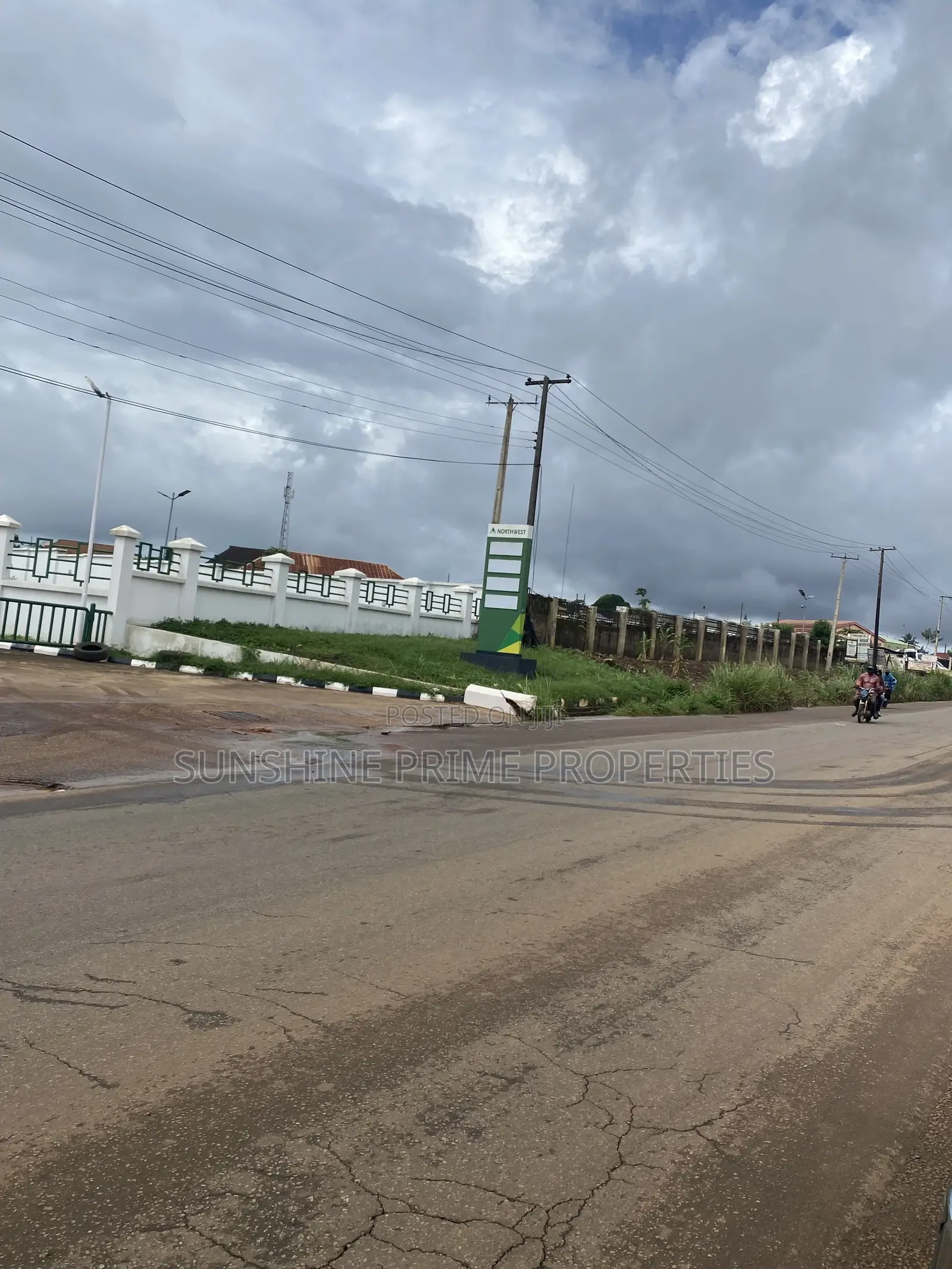 *HOT SALE * *(9plots) Facing Dual Carriage Road With Full Fence,gate in Akure
