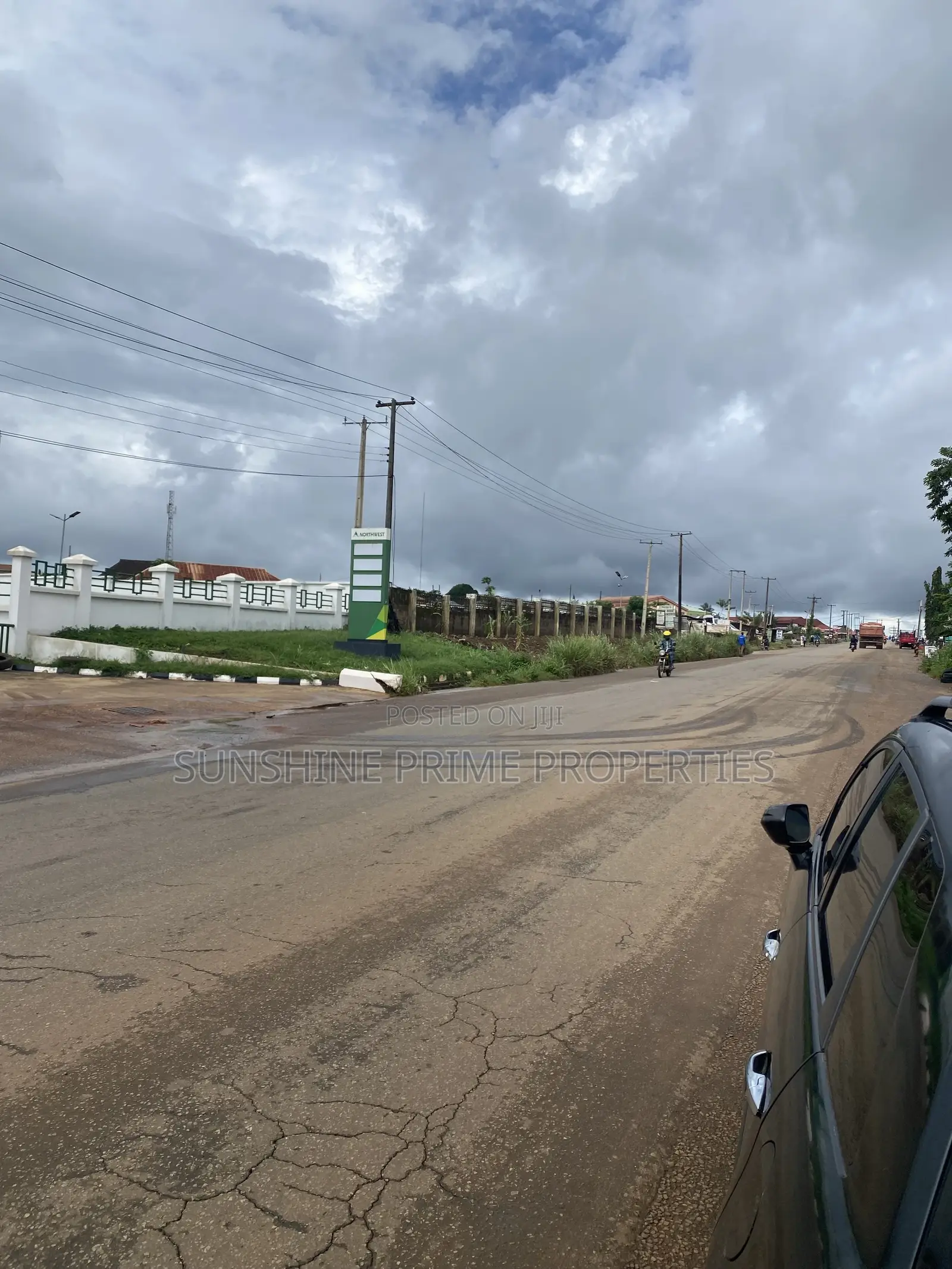 *HOT SALE * *(9plots) Facing Dual Carriage Road With Full Fence,gate in Akure