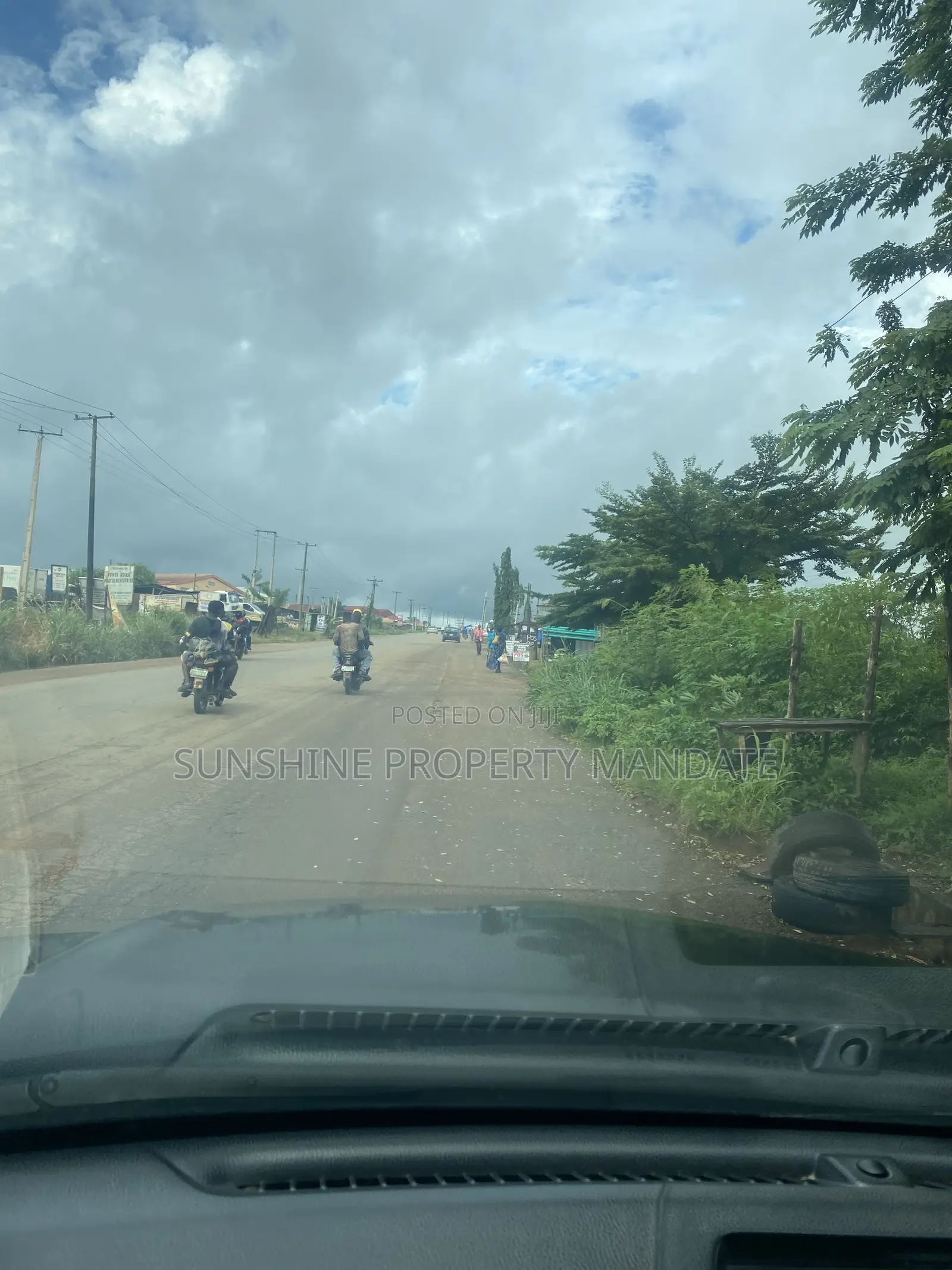 *HOT SALE * *(9plots) Facing Dual Carriage Road With Full Fence,gate in Akure