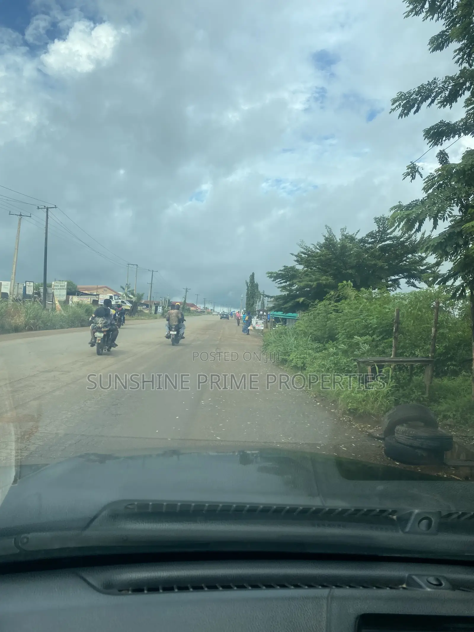 *HOT SALE * *(9plots) Facing Dual Carriage Road With Full Fence,gate in Akure