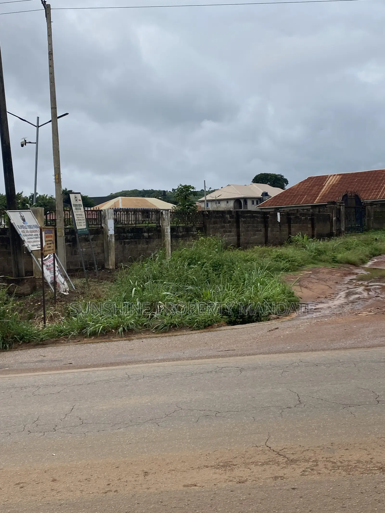 *HOT SALE * *(9plots) Facing Dual Carriage Road With Full Fence,gate in Akure