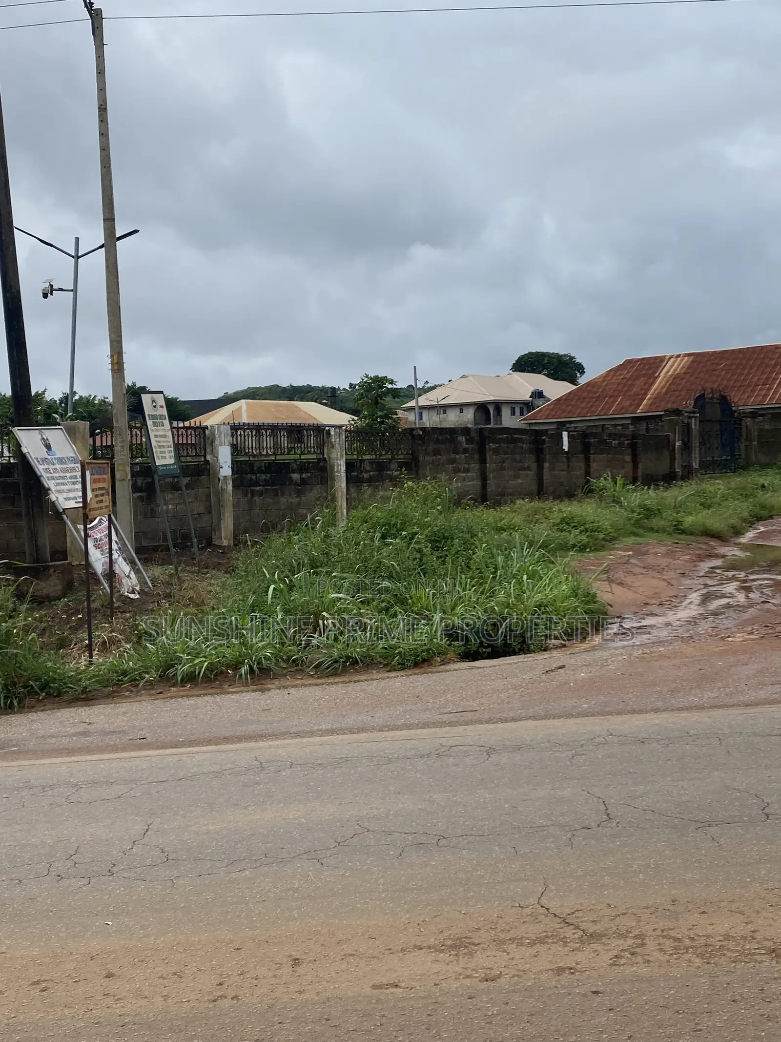 *HOT SALE * *(9plots) Facing Dual Carriage Road With Full Fence,gate in Akure