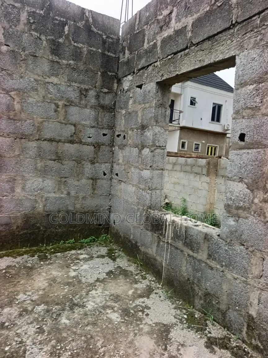 4bdrm Duplex in Lugbe District. for sale in Sabon Lugbe