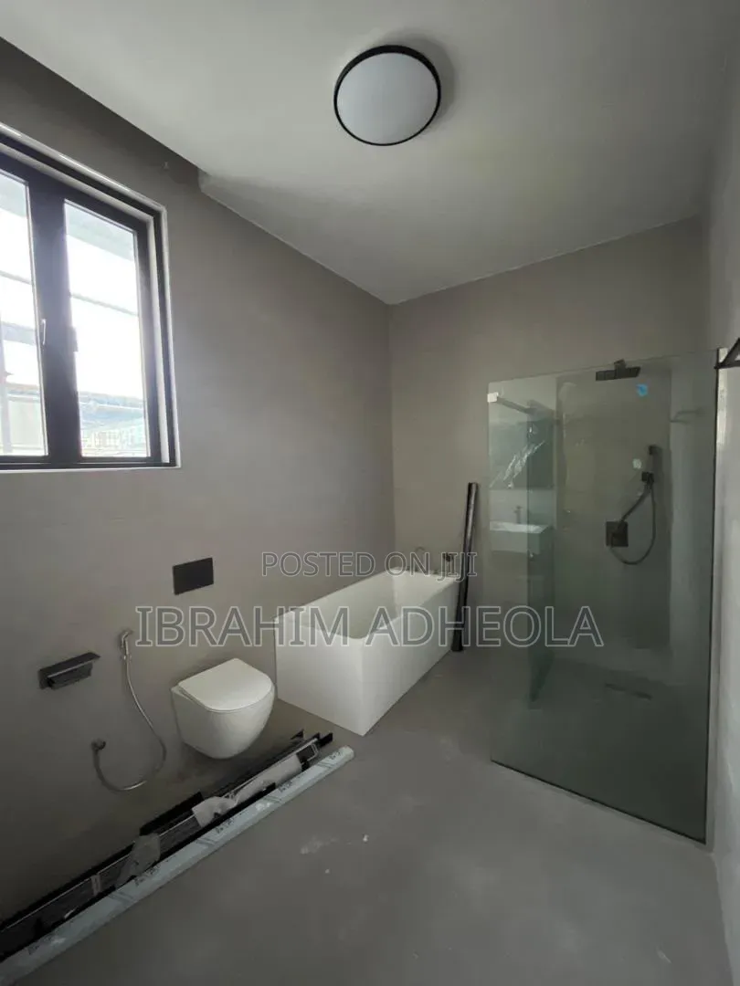 5bdrm Duplex in Banana Island for sale in Banana Island