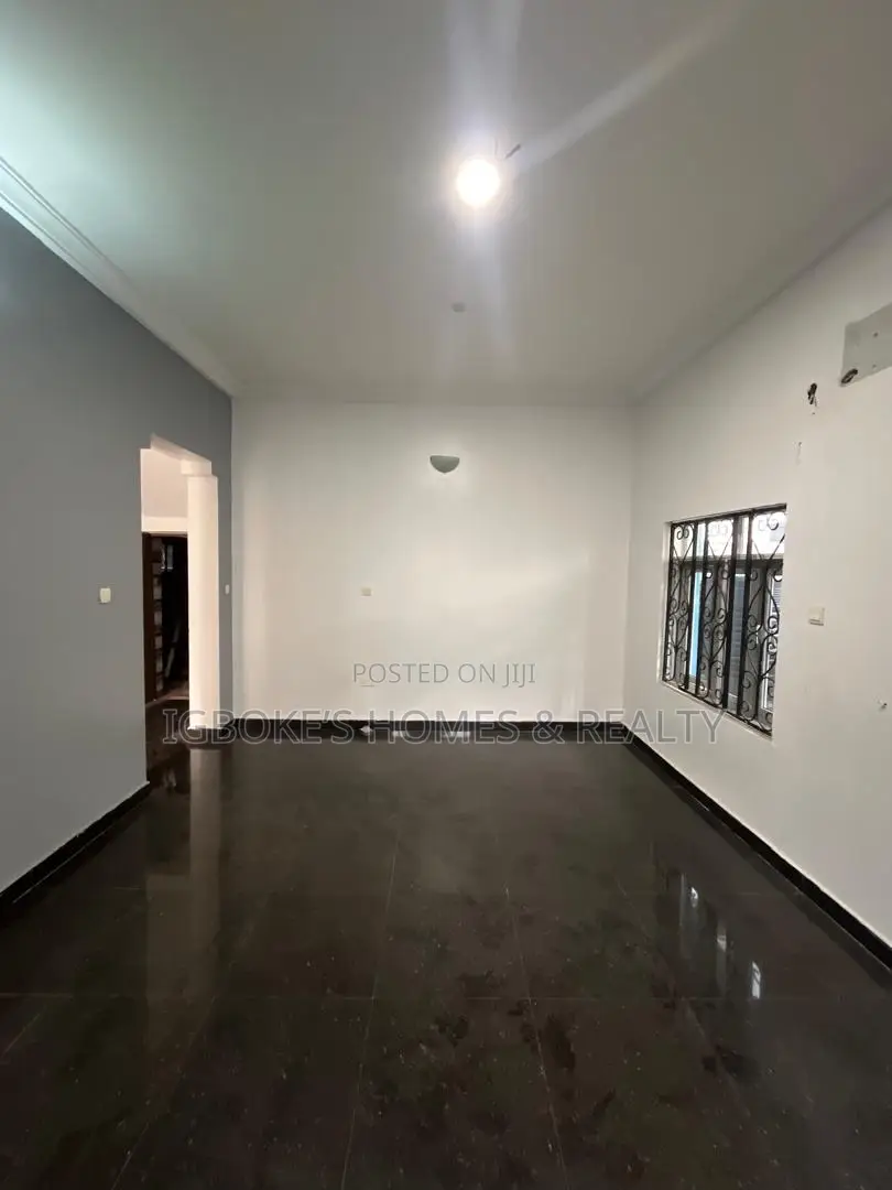 2bdrm Duplex in Lekki Phase 1 for rent in Lekki Phase 1