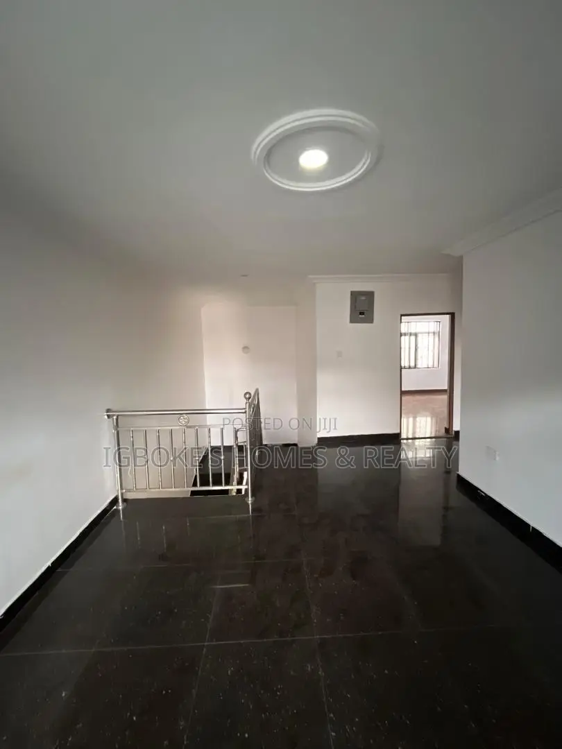 2bdrm Duplex in Lekki Phase 1 for rent in Lekki Phase 1