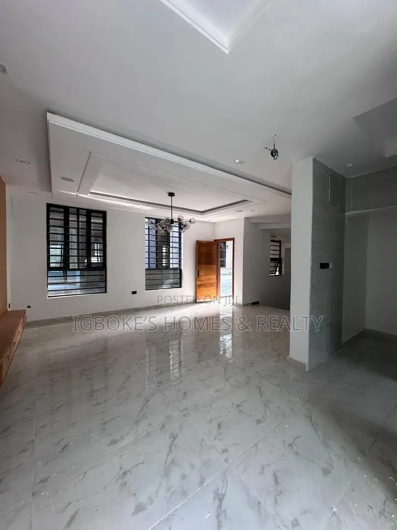 4bdrm Duplex in Lekki Phase 1 for sale in Lekki Phase 1