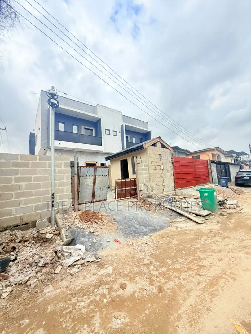 4bdrm Duplex in Ikorodu Road / Ilupeju for sale in Ikorodu Road / Ilupeju