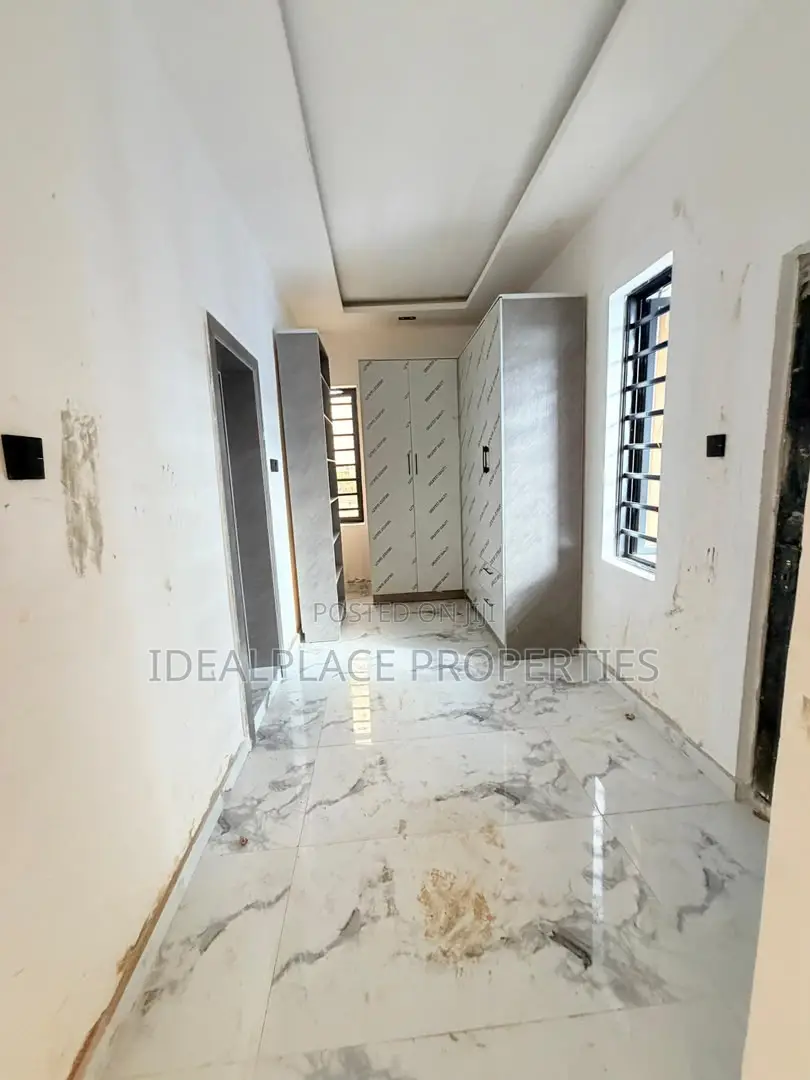 4bdrm Duplex in Medina for sale in Medina