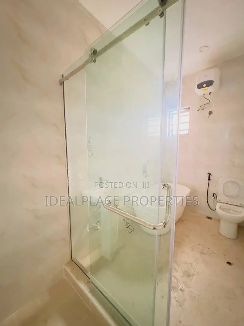 4bdrm Duplex in Medina for sale in Medina