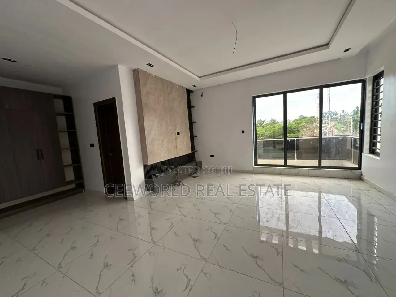 4bdrm Duplex in Aerodrome Gra for sale in Samonda