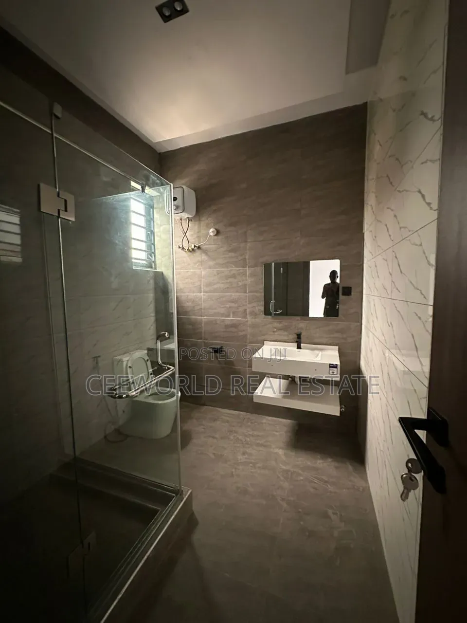 4bdrm Duplex in Aerodrome Gra for sale in Samonda
