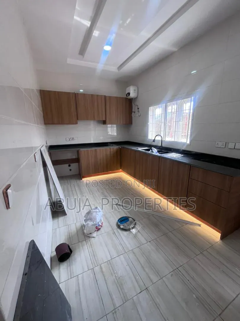 3bdrm Bungalow in Galadimawa for sale in Galadimawa