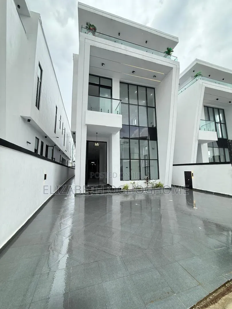 5bdrm Duplex in Lekki Expressway for sale in Lekki Expressway