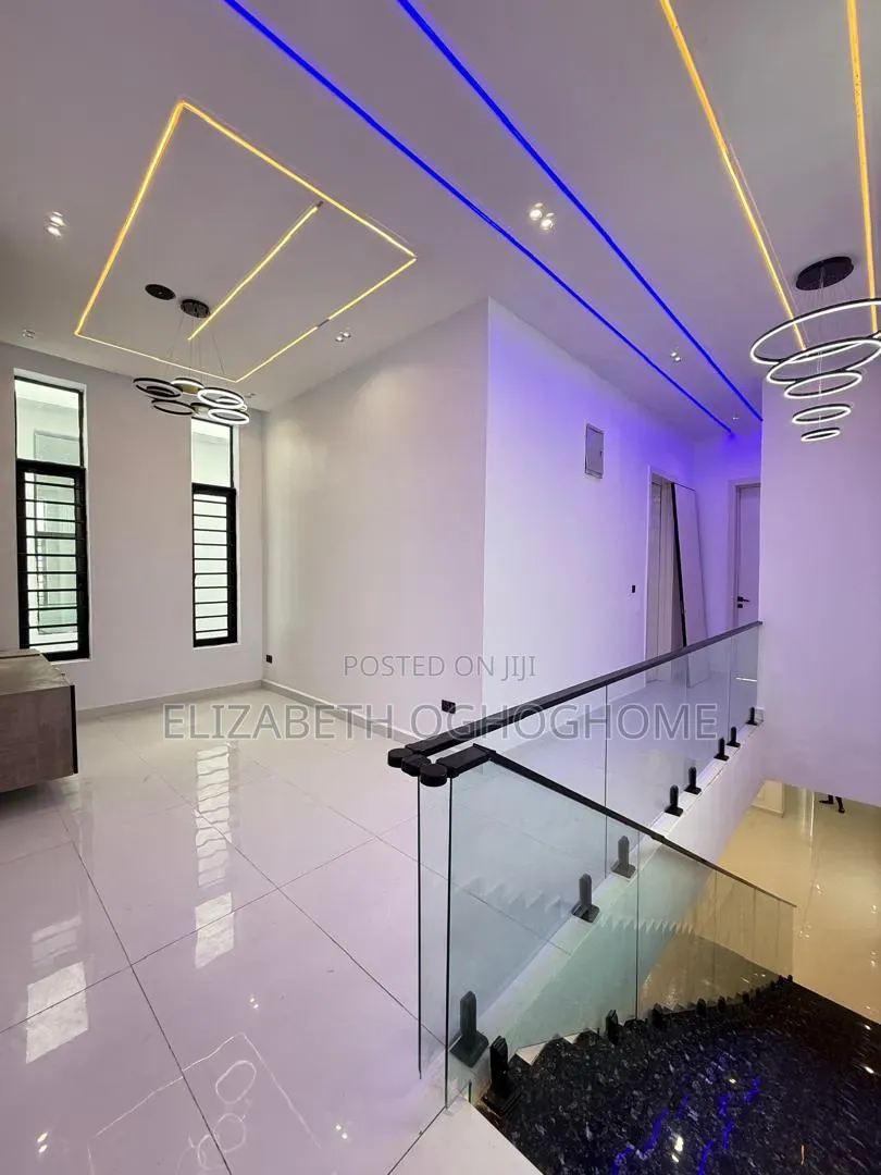5bdrm Duplex in Lekki Expressway for sale in Lekki Expressway