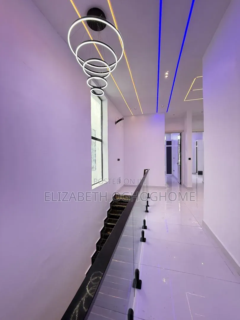 5bdrm Duplex in Lekki Expressway for sale in Lekki Expressway