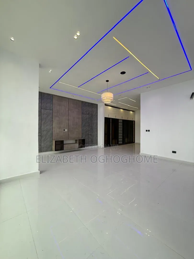 5bdrm Duplex in Lekki Expressway for sale in Lekki Expressway