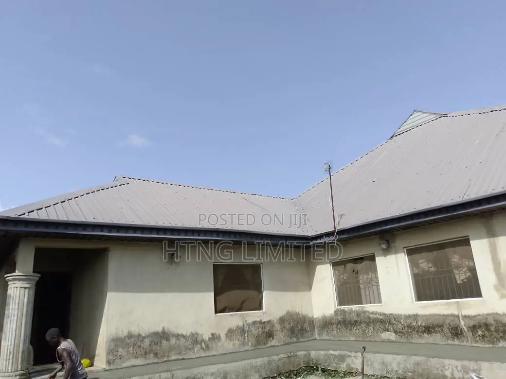 4bdrm Bungalow in Ambrass, Igbogbo for sale in Igbogbo