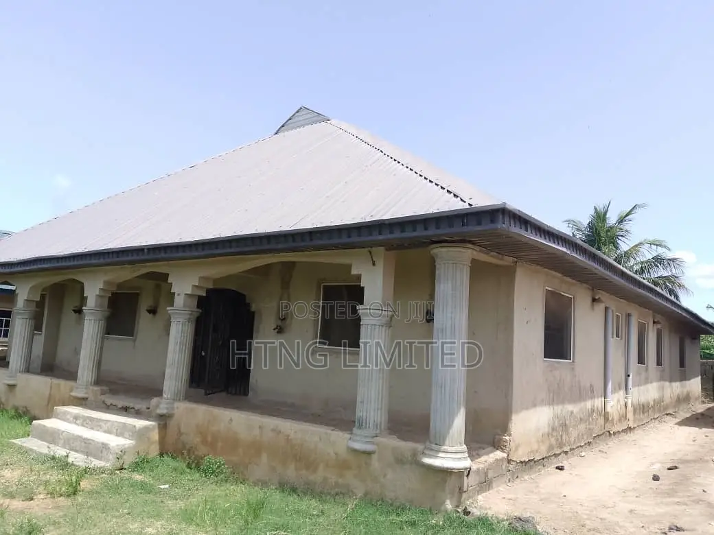 4bdrm Bungalow in Ambrass, Igbogbo for sale in Igbogbo
