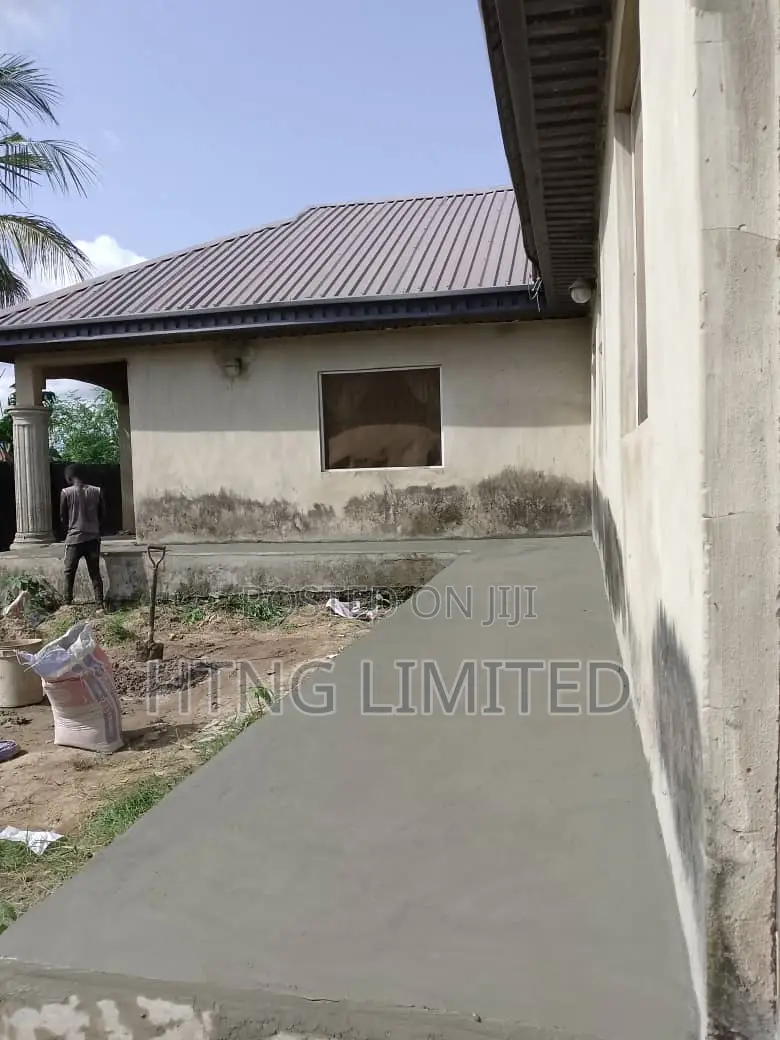 4bdrm Bungalow in Ambrass, Igbogbo for sale in Igbogbo