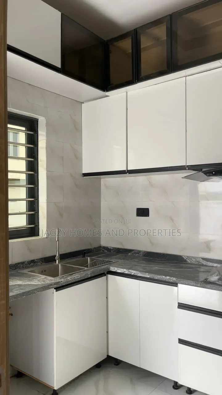 2bdrm Apartment in Lekki Phase 1 for sale in Lekki Phase 1