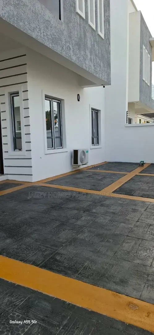 Furnished 4bdrm Duplex in Lekki Phase 1 for sale in Lekki Phase 1